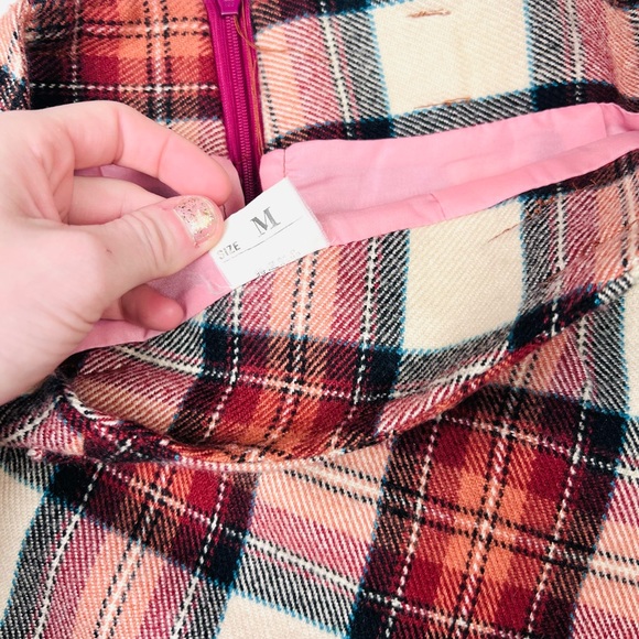 Vintage red white and black plaid A-line mini skirt - Picture 4 of 8